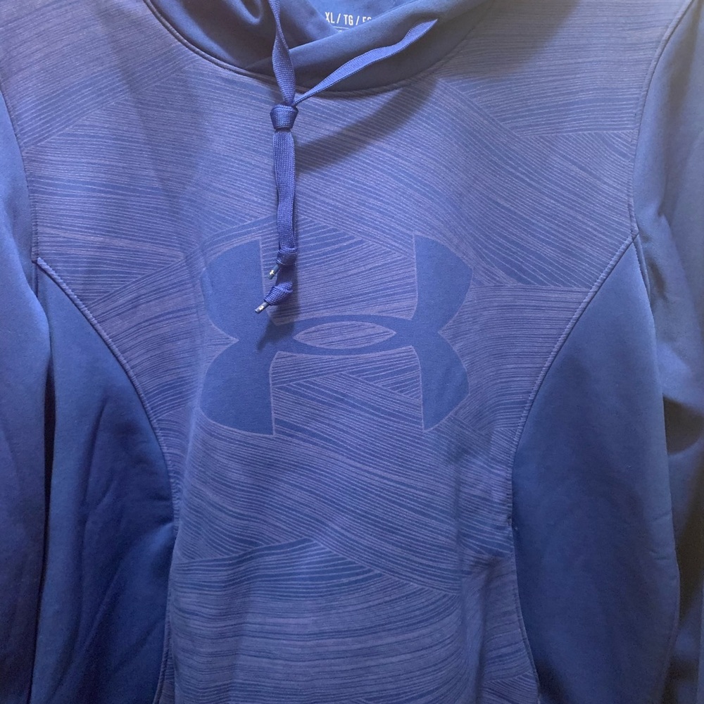 Sweatshirt - Picture 2 of 3